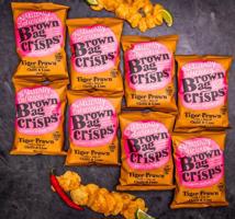 8× Křupavé, ručně vyráběné Brown Bag Crisps s krevetami a limetkou