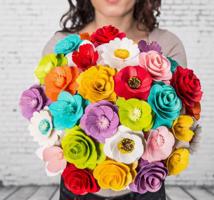 Dřevěná vonící kytice mix barev – 33 květin